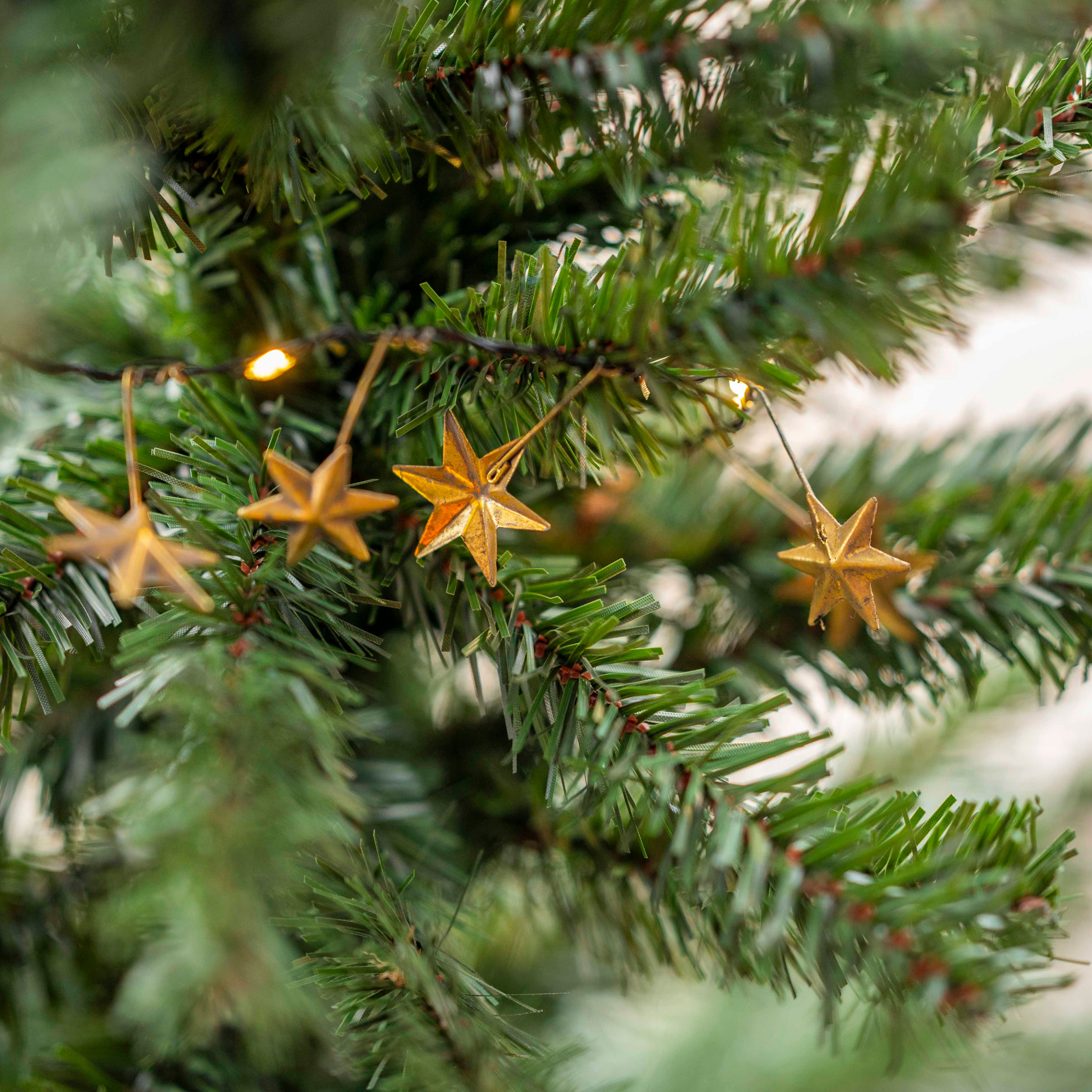 Illuminated Golden Star Garland