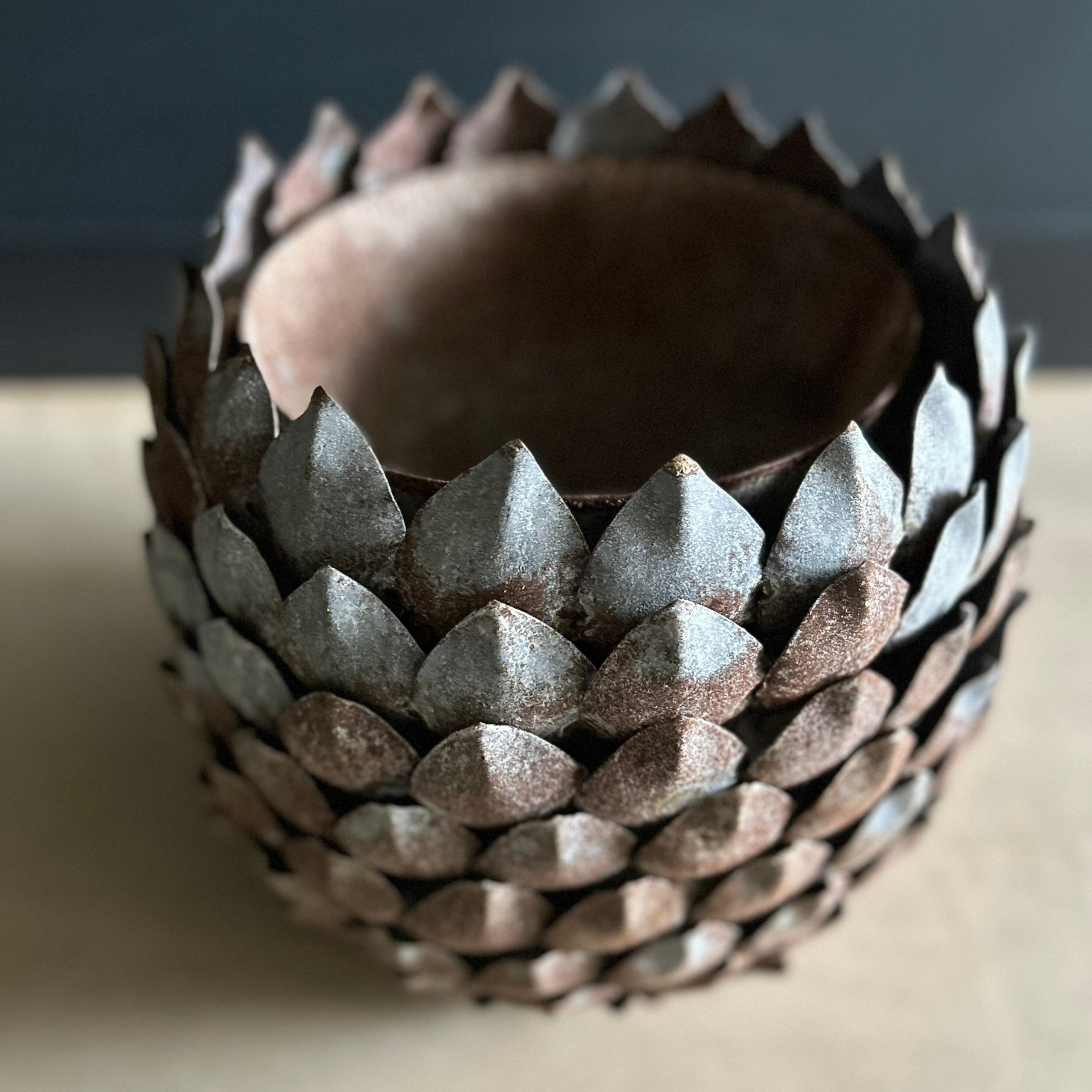 Pineapple planter Henderson's