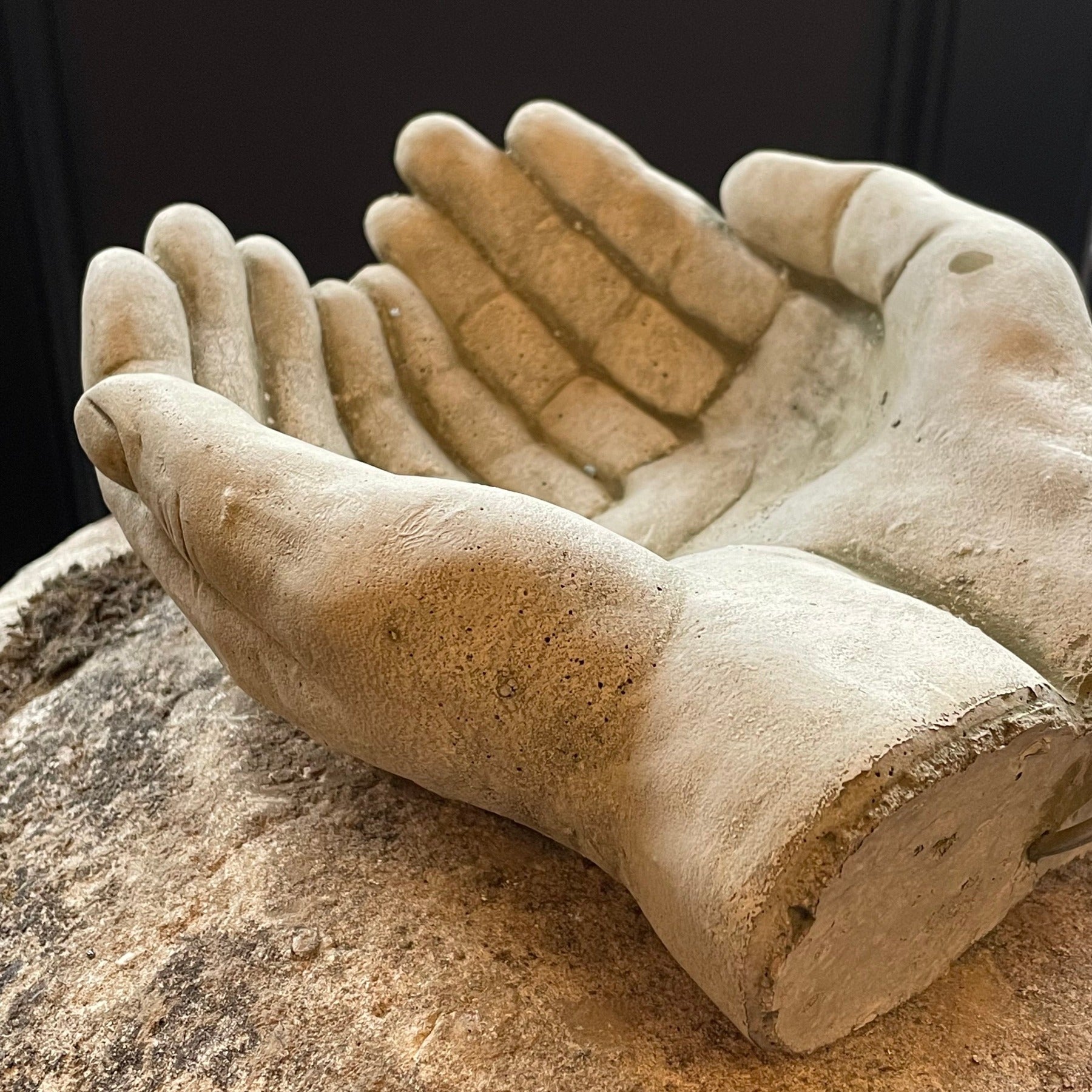 Cast Stone Hands Bowl/ Feeder Bird Baths Henderson's