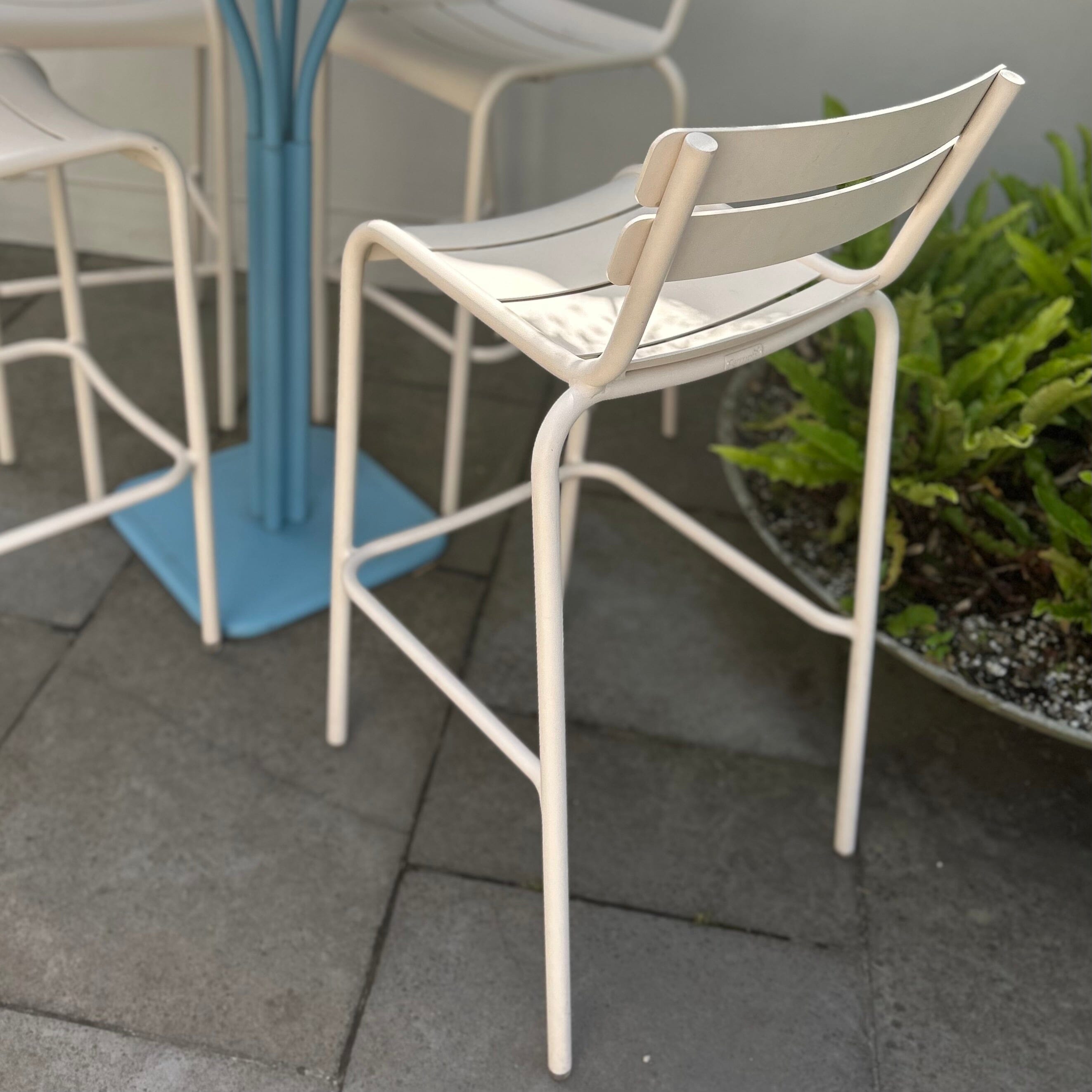 High Pedestal Table & Chair Set Bar Table & Chair Set Henderson's