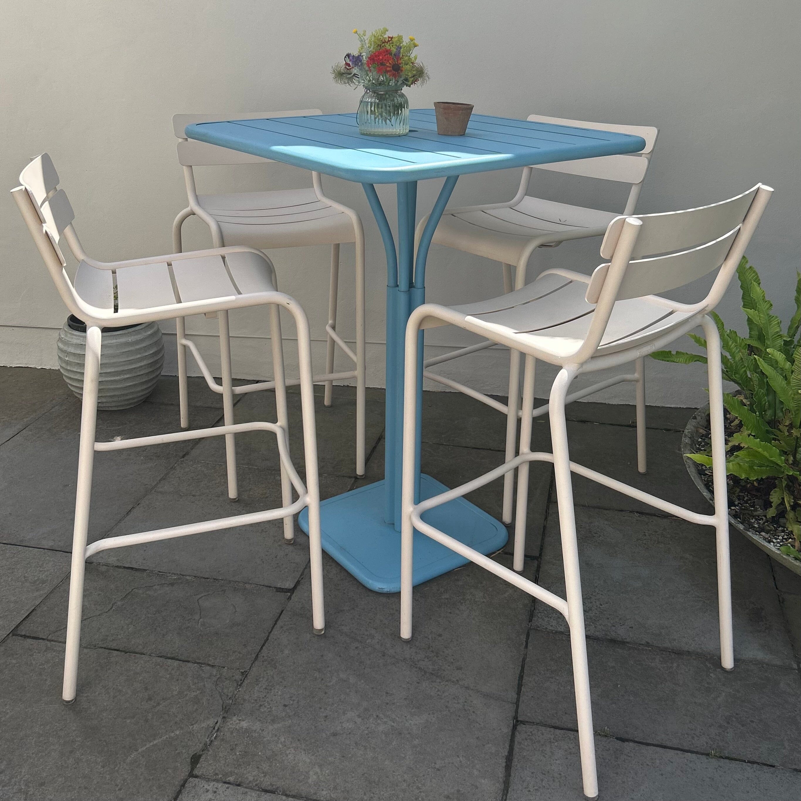 High Pedestal Table & Chair Set Bar Table & Chair Set Henderson's