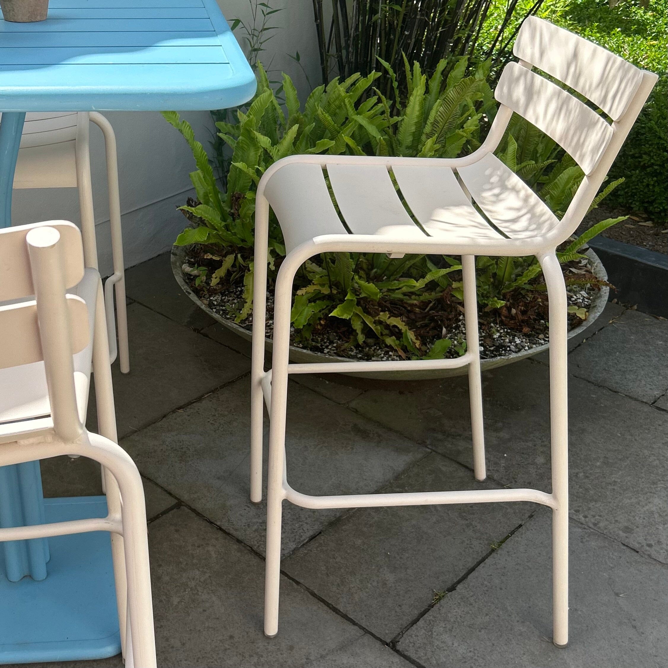 High Pedestal Table & Chair Set Bar Table & Chair Set Henderson's