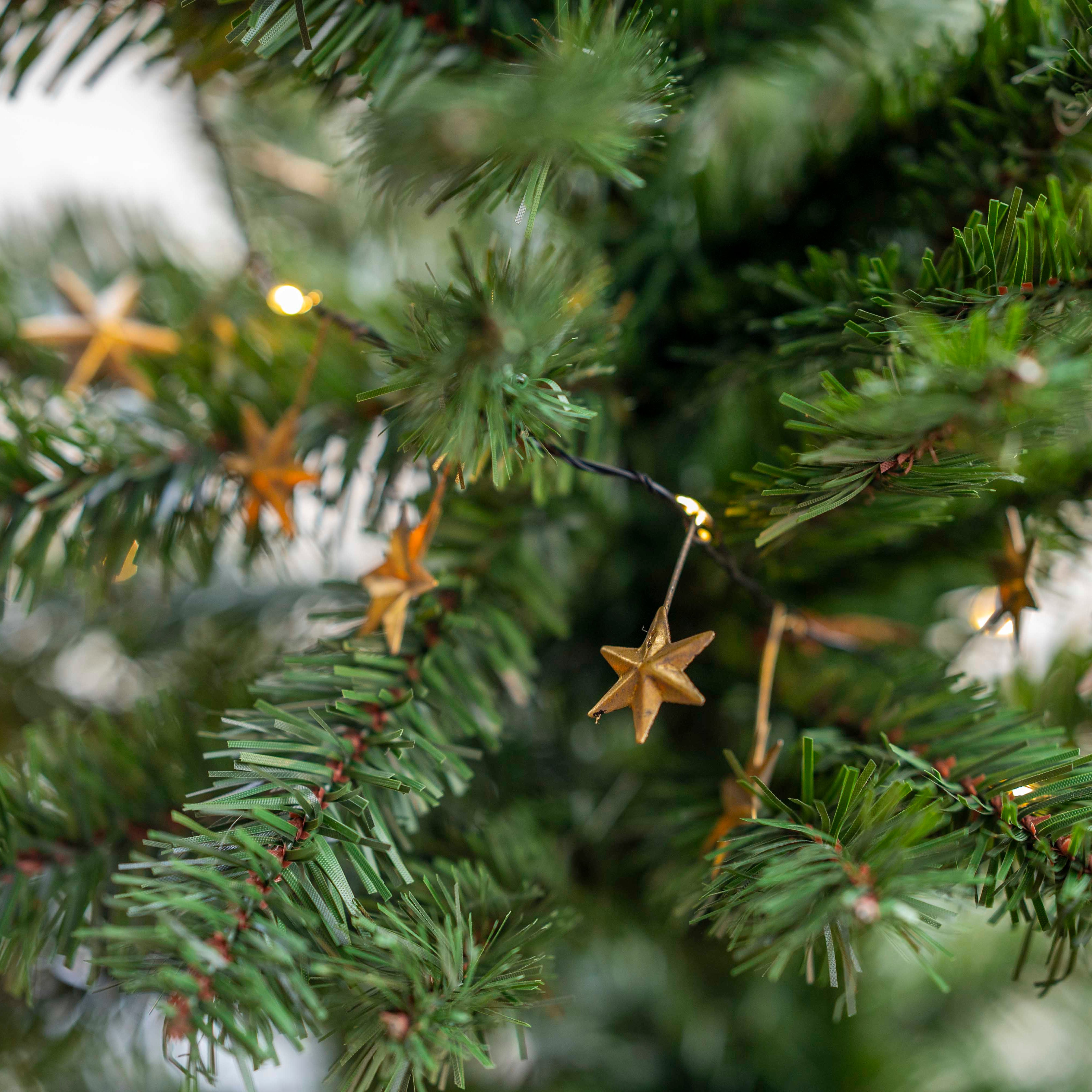 Illuminated Golden Star Garland