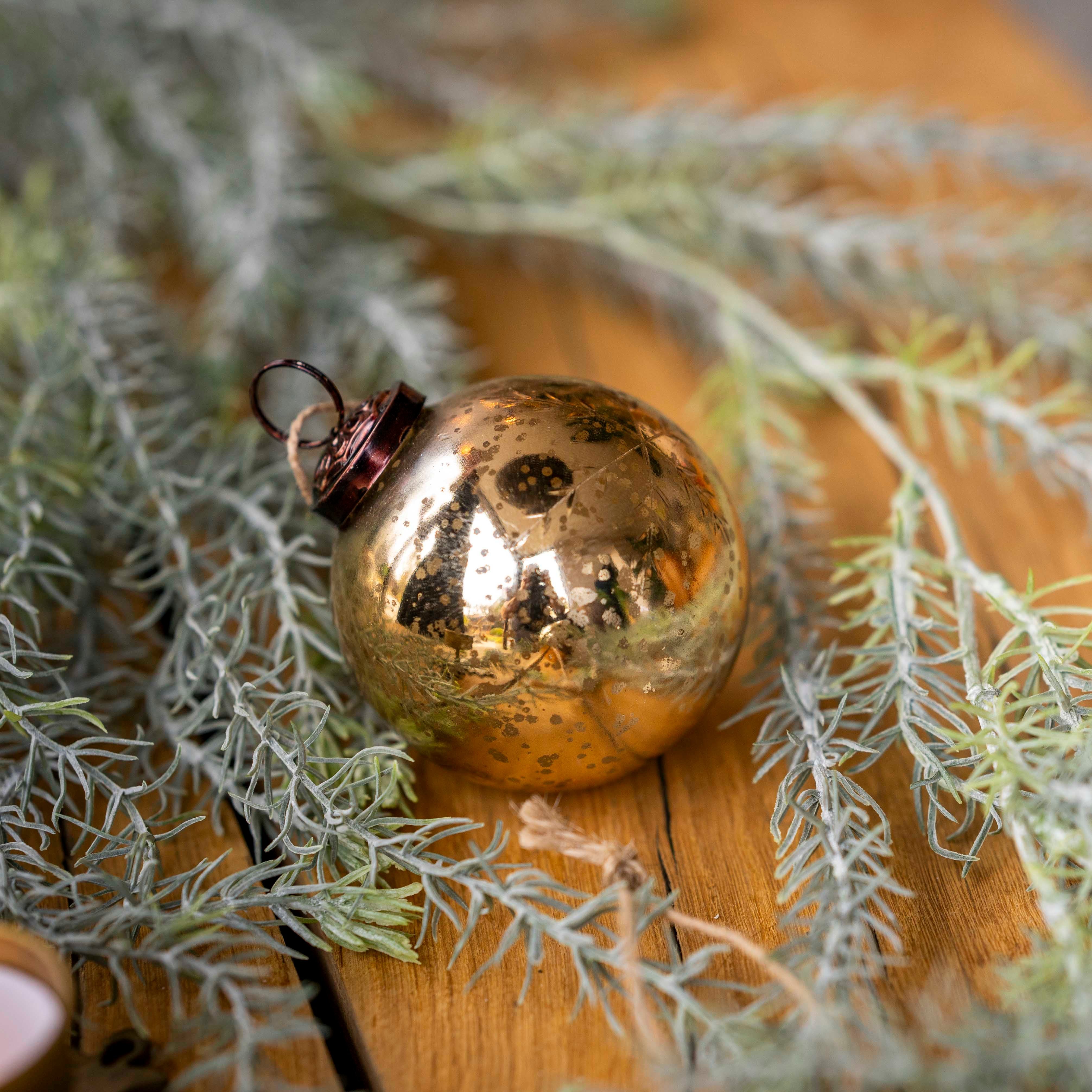 Etched Snowflake Decoration Gold